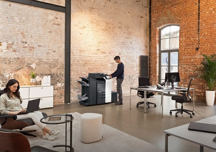 Foto Konica Minolta amplía su línea inteligente y conectada bizhub i-Series para incluir nuevas impresoras multifunción A3 en color.